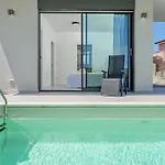 Villa Mirtina *