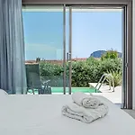 Villa Mirtina