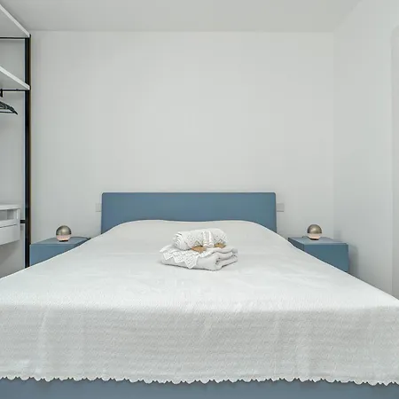 Mirtina - By And Service Golfo Aranci